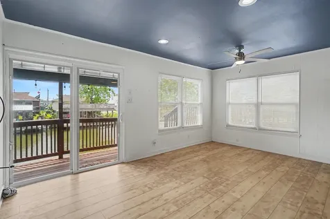 370 Ling Street Bayou Vista TX 77563