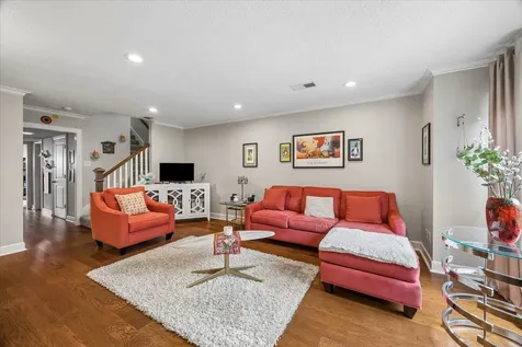 413 N Post Oak Lane 413 Houston TX 77024