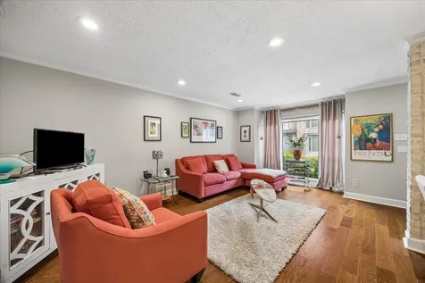 413 N Post Oak Lane 413 Houston TX 77024
