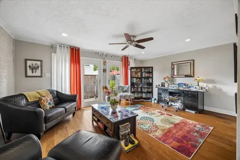 413 N Post Oak Lane 413 Houston TX 77024