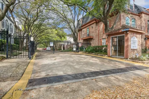 413 N Post Oak Lane 413 Houston TX 77024