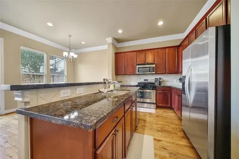 1113 Sherwood Trails Houston TX 77043
