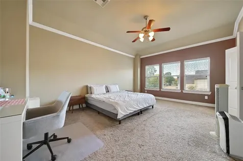 1113 Sherwood Trails Houston TX 77043