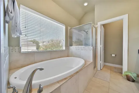 1113 Sherwood Trails Houston TX 77043