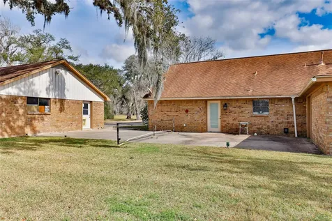 211 Bayou Road Lake Jackson TX 77566