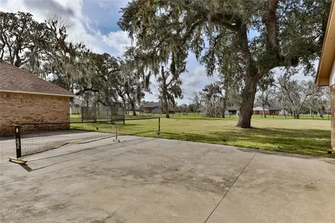 211 Bayou Road Lake Jackson TX 77566