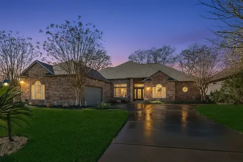 118 Hillsborough Drive W Montgomery TX 77356