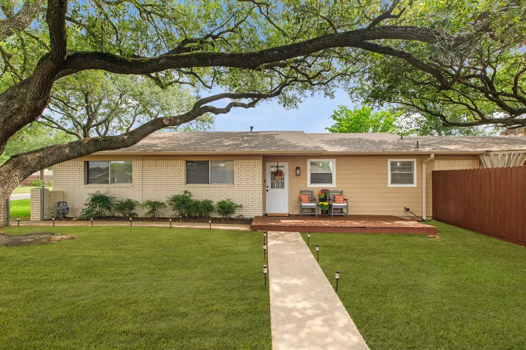 3902 Stillmeadow Drive Bryan TX 77802