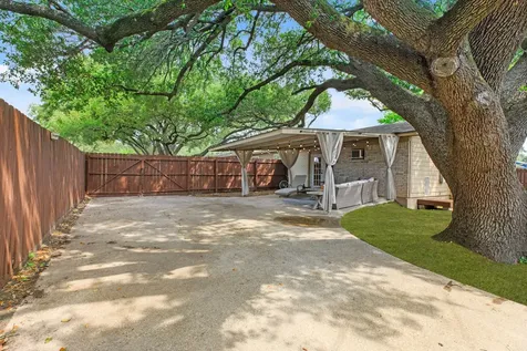 3902 Stillmeadow Drive Bryan TX 77802