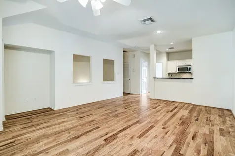818 W Heights Hollow Lane Houston TX 77007