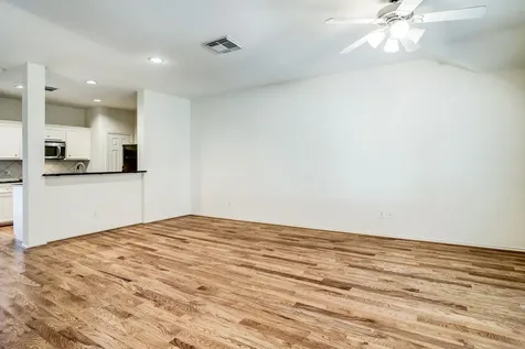818 W Heights Hollow Lane Houston TX 77007