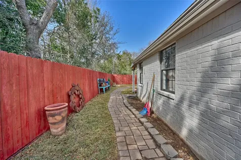 540 Hickory Creek Road Bellville TX 77418