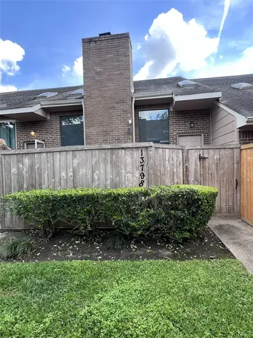 13798 Hollowgreen Drive 305 Houston TX 77082