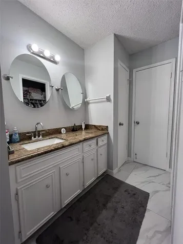 13798 Hollowgreen Drive 305 Houston TX 77082