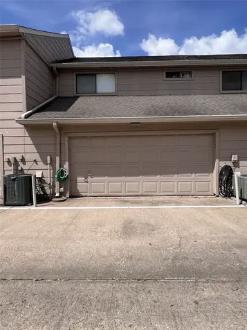13798 Hollowgreen Drive 305 Houston TX 77082