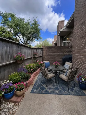 13798 Hollowgreen Drive 305 Houston TX 77082