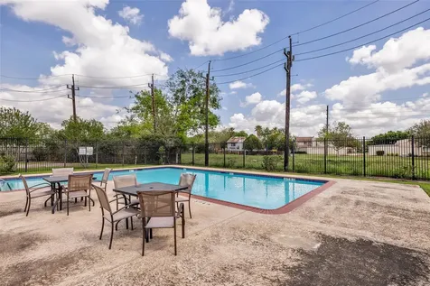 13798 Hollowgreen Drive 305 Houston TX 77082
