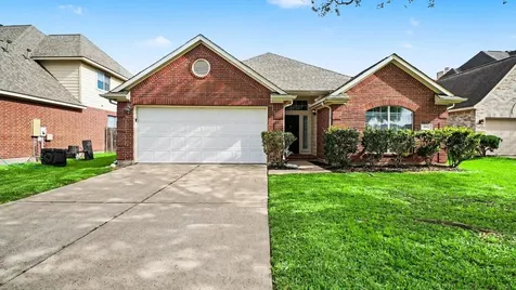 1014 Sapling Crest Court Fresno TX 77545