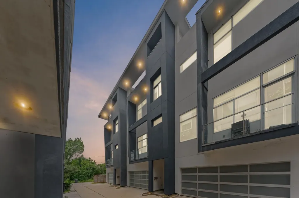 5228 Maxie Street B Houston TX 77007