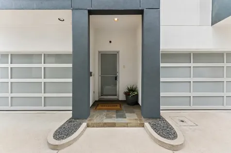5228 Maxie Street B Houston TX 77007