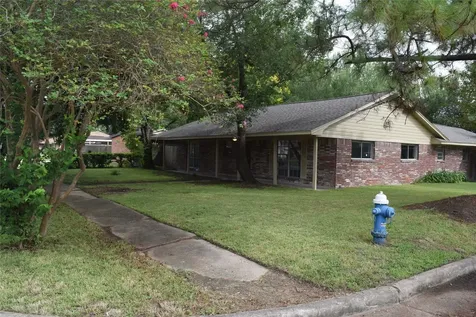 9902 Tolman Street N Houston TX 77034
