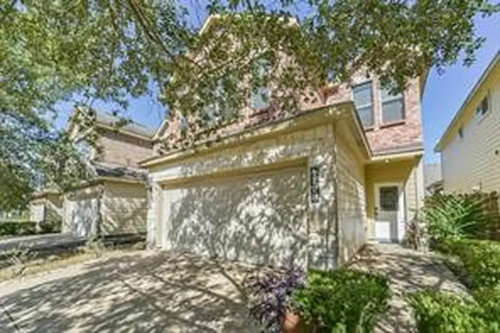 1728 Tornado Houston TX 77091