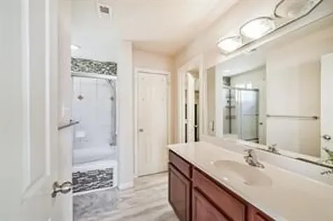 1728 Tornado Houston TX 77091