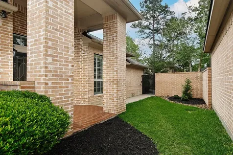 15 Rockledge The Woodlands TX 77382