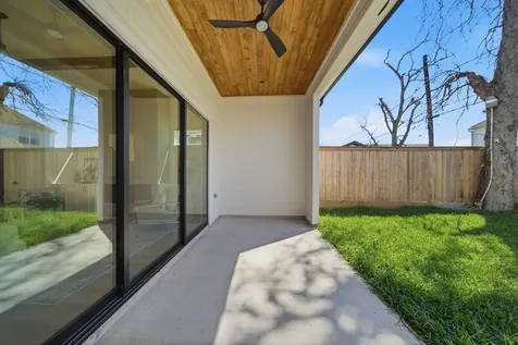 208 A 31st Street Houston TX 77018