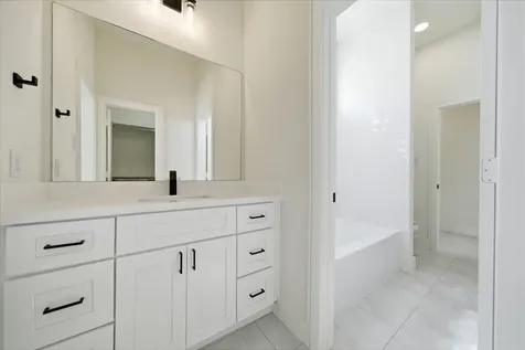 208 A 31st Street Houston TX 77018