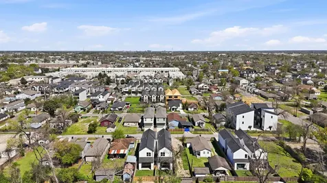 208 A 31st Street Houston TX 77018