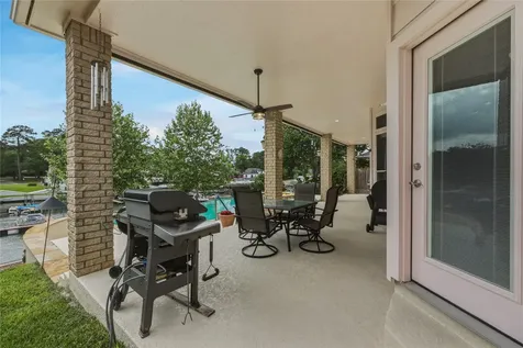 12516 Lake Vista Drive Willis TX 77318