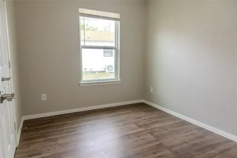 729 N Planters Street Emory TX 75440