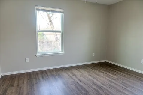 729 N Planters Street Emory TX 75440