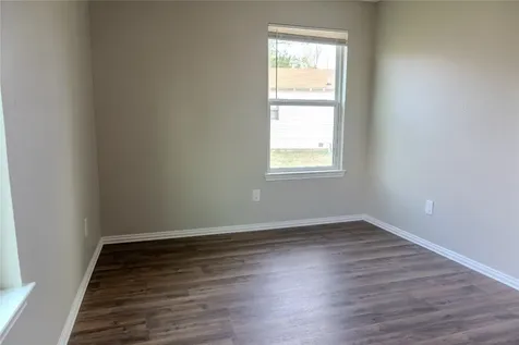 729 N Planters Street Emory TX 75440
