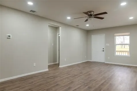 729 N Planters Street Emory TX 75440