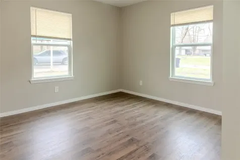 729 N Planters Street Emory TX 75440