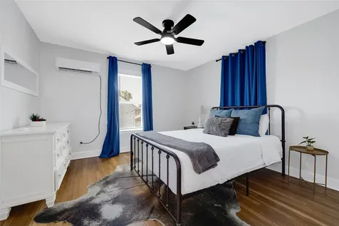 3624 Avenue S 1/2 Galveston TX 77550