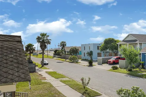 3624 Avenue S 1/2 Galveston TX 77550