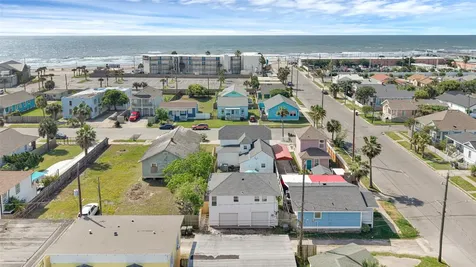 3624 Avenue S 1/2 Galveston TX 77550