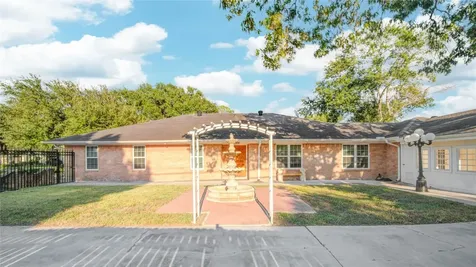 902 Ashford Parkway Houston TX 77077