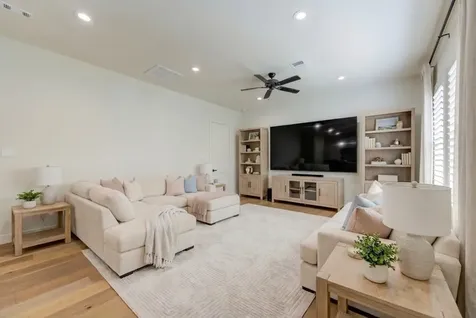 1003 Wakefield Drive Houston TX 77018