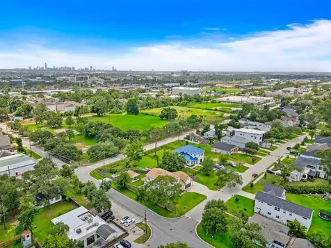 1003 Wakefield Drive Houston TX 77018