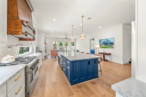 1003 Wakefield Drive Houston TX 77018