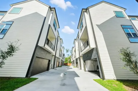 1913 Hoskins Drive E Houston TX 77080