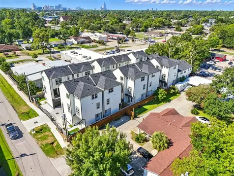1913 Hoskins Drive E Houston TX 77080