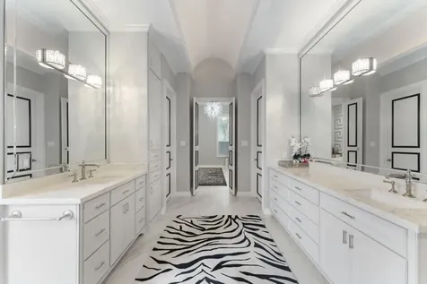 2727 S Southern Oaks Drive Houston TX 77068