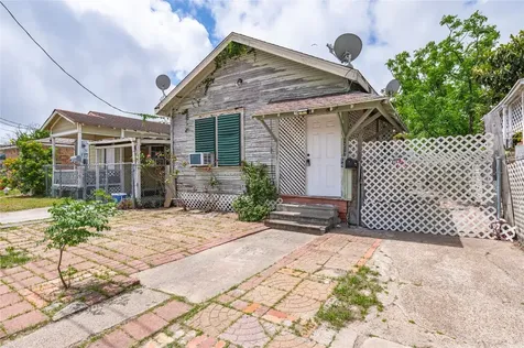 1217 54th Street Galveston TX 77551