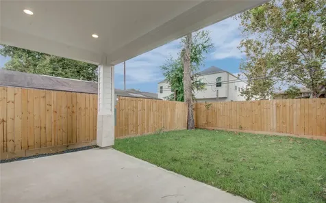 110 E 28th Street Houston TX 77008