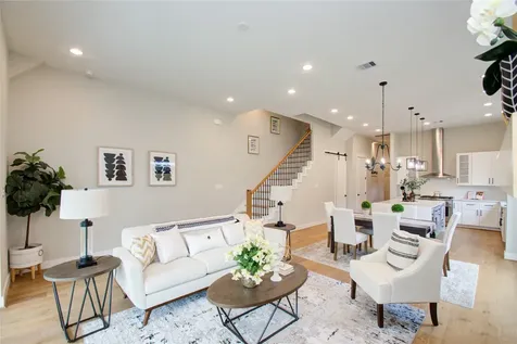 110 E 28th Street Houston TX 77008